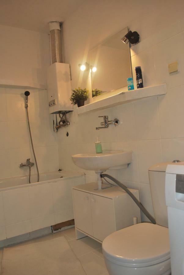 Pokoje W Cichym Mieszkaniu 50M Od Rynku Apartment Wroclaw Bagian luar foto